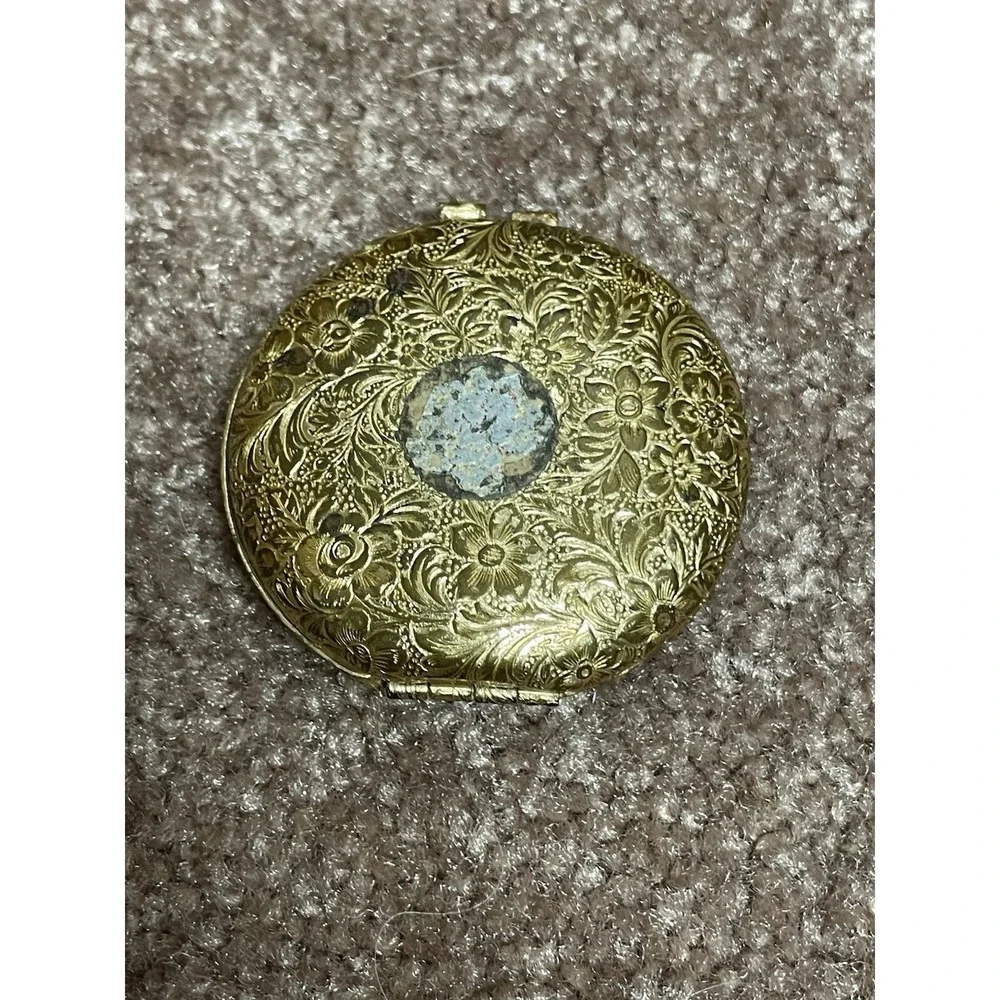 Vintage Revlon Love Pat Gold Tone Floral Mirror Compact Full 50s-70s